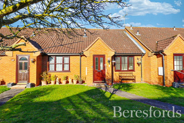 Click the photo for more details of Crescent Road, Heybridge, Maldon, Essex, CM9