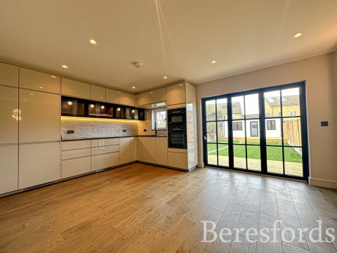 Click the photo for more details of Hillcrest Road, Hornchurch, RM11