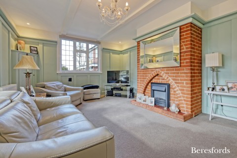 Click the photo for more details of Balgores Crescent, Gidea Park, RM2