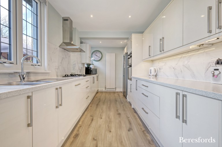 Images for Balgores Crescent, Gidea Park, RM2