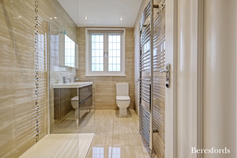 Images for Balgores Crescent, Gidea Park, RM2