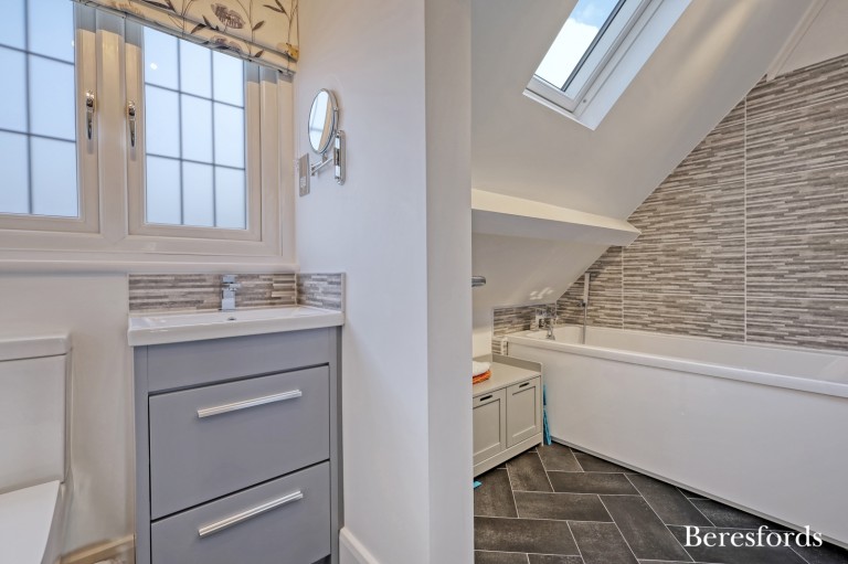 Images for Balgores Crescent, Gidea Park, RM2