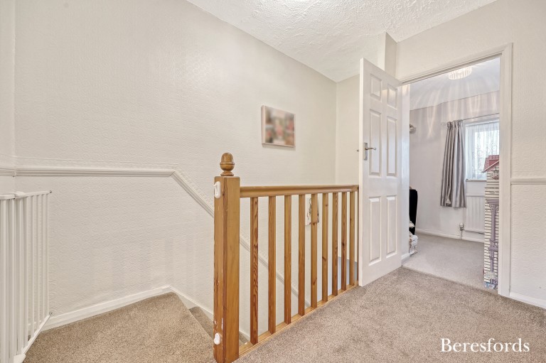 Images for Darlington Path, Romford, RM3