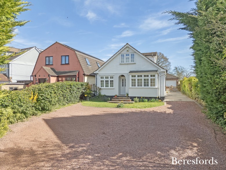 Click the photo for more details of Chelmsford Road, Shenfield, Brentwood, Essex, CM15