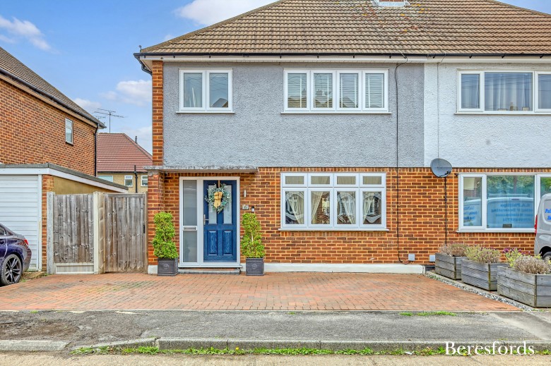 Click the photo for more details of Carswell Close, Hutton, Brentwood, Essex, CM13