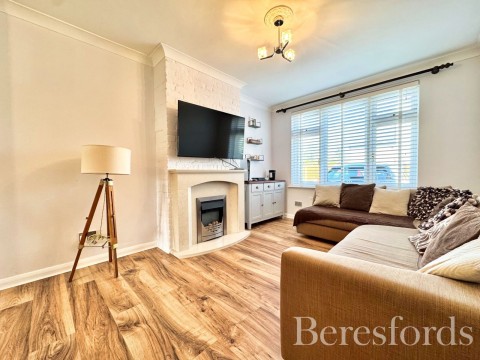 Click the photo for more details of Frimley Avenue, Hornchurch, RM11