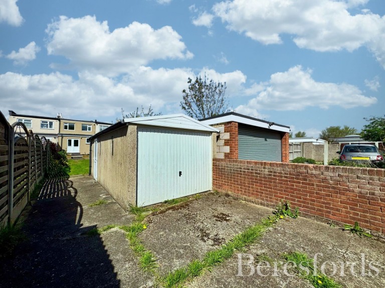 Images for Frimley Avenue, Hornchurch, RM11