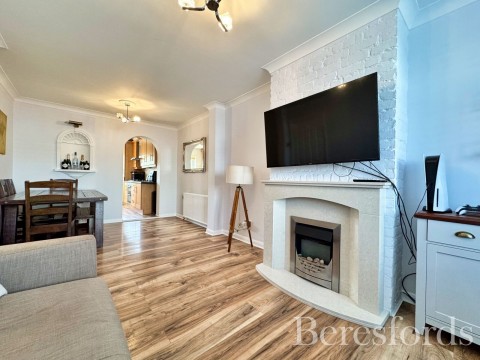 Click the photo for more details of Frimley Avenue, Hornchurch, RM11