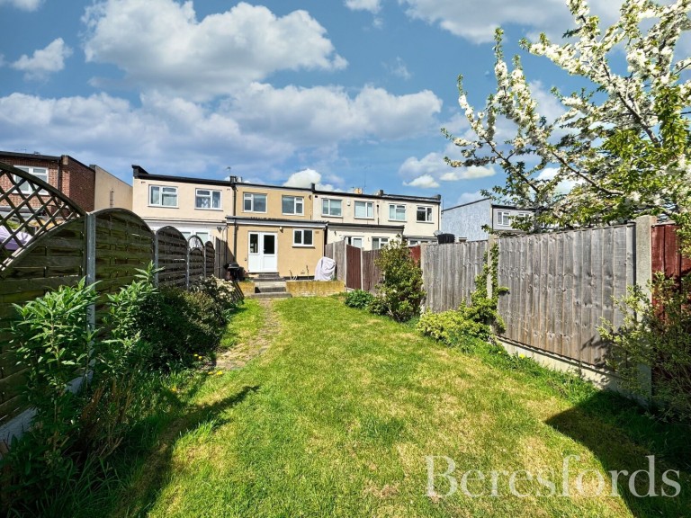 Images for Frimley Avenue, Hornchurch, RM11