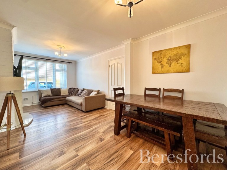 Images for Frimley Avenue, Hornchurch, RM11