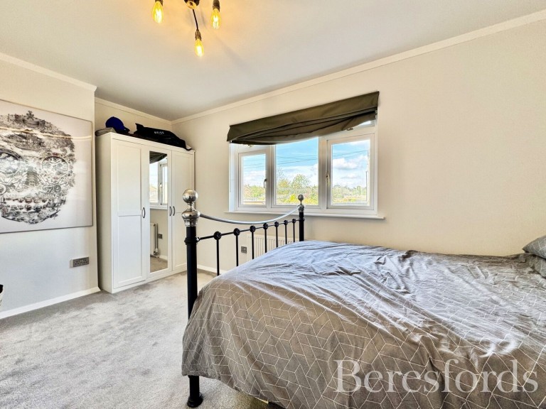 Images for Frimley Avenue, Hornchurch, RM11