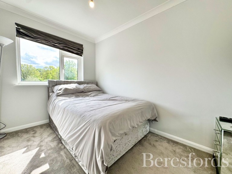 Images for Frimley Avenue, Hornchurch, RM11