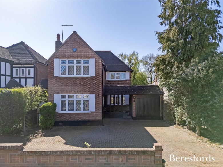 Click the photo for more details of Parkland Avenue, Upminster, RM14