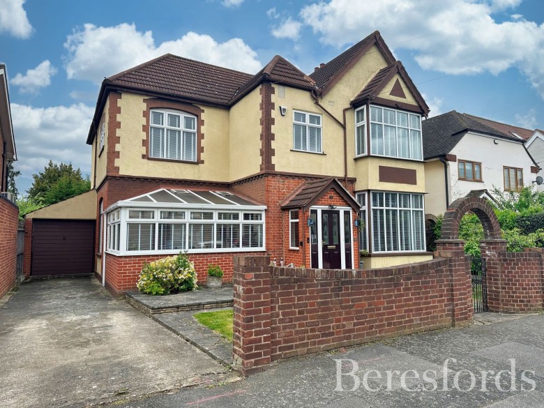 Click the photo for more details of Walden Road, Hornchurch, RM11