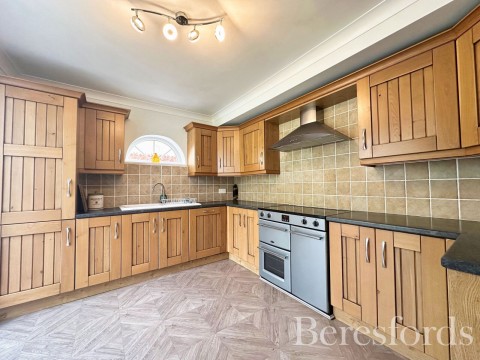 Click the photo for more details of Walden Road, Hornchurch, RM11
