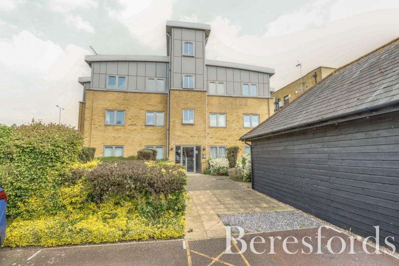 Click the photo for more details of Lynmouth Gardens, Chelmsford, Essex, CM2