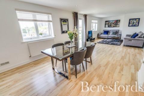 Click the photo for more details of Lynmouth Gardens, Chelmsford, Essex, CM2