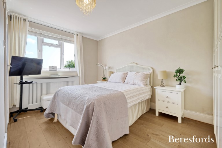 Images for Brackendale Gardens, Upminster, RM14