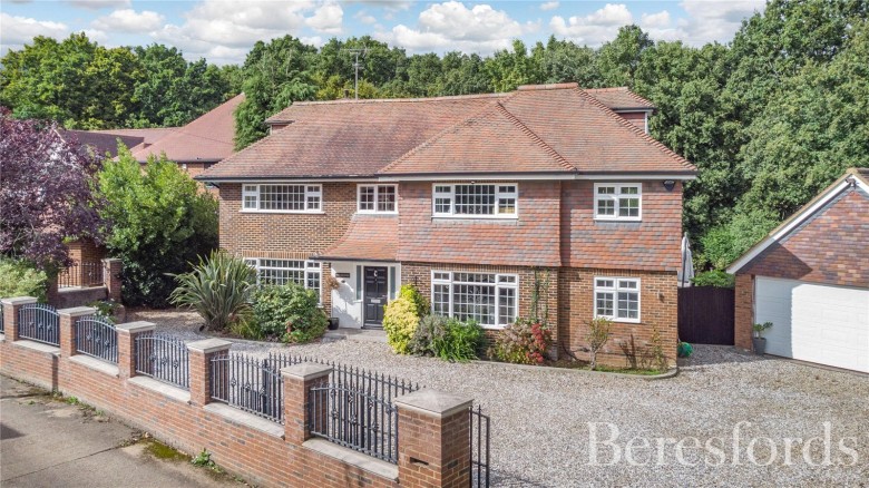 Click the photo for more details of Glanthams Close, Shenfield, Brentwood, Essex, CM15