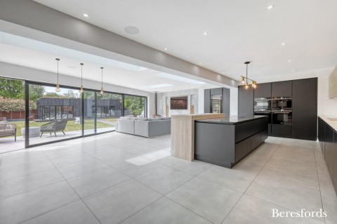 Click the photo for more details of Widworthy Hayes, Hutton Mount, Brentwood, Essex, CM13