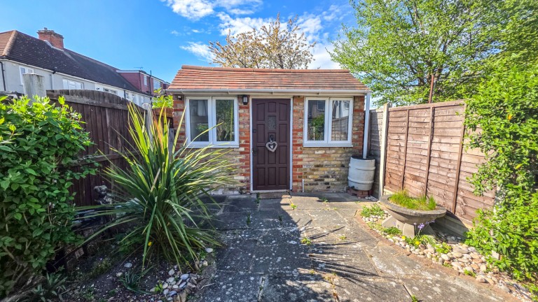 Images for Cambridge Avenue, Gidea Park, RM2