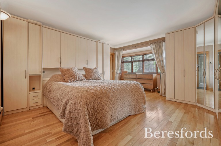 Images for Gidea Close, Gidea Park, Romford, RM2
