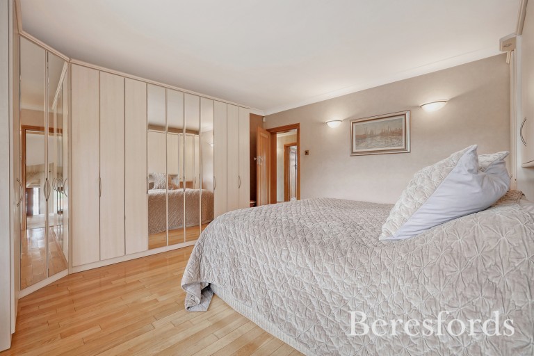 Images for Gidea Close, Gidea Park, Romford, RM2