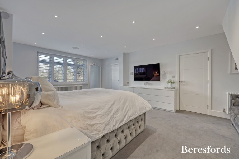 Images for Severn Avenue, Gidea Park, RM2