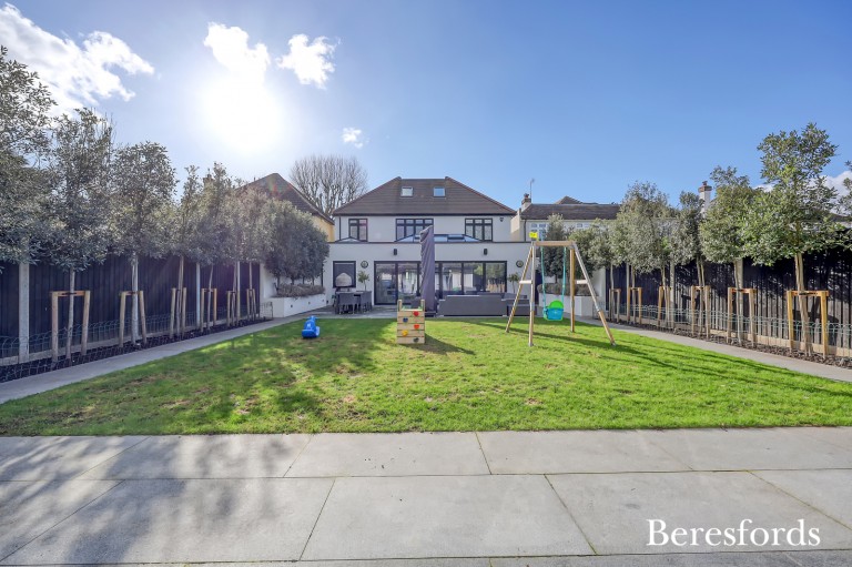 Images for Severn Avenue, Gidea Park, RM2