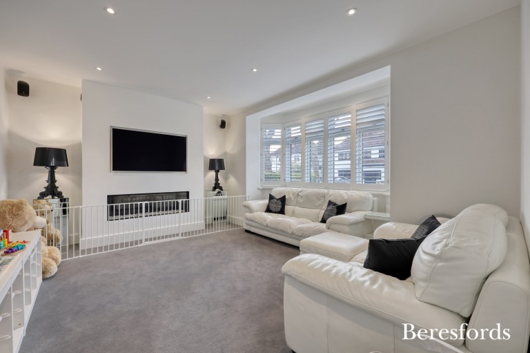 Images for Severn Avenue, Gidea Park, RM2