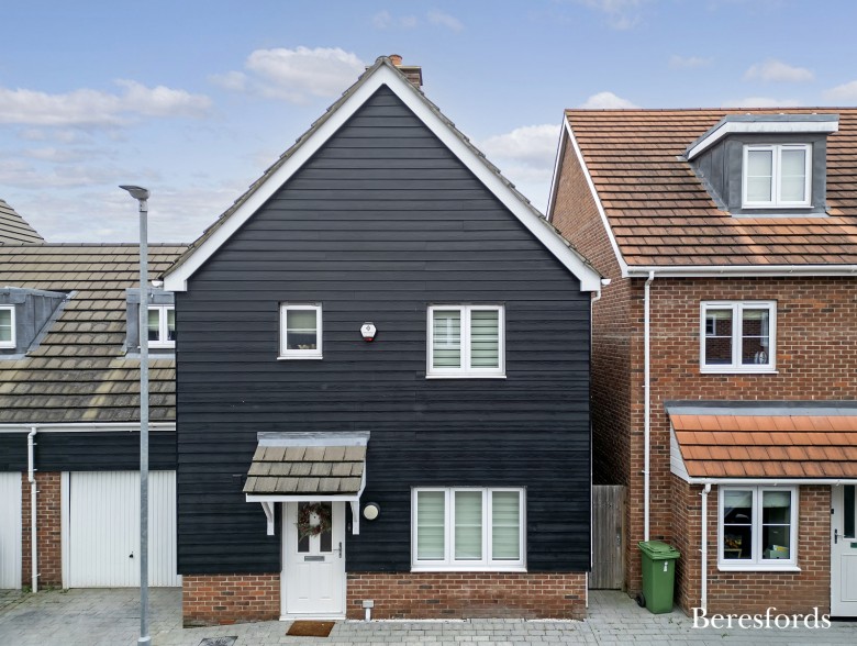 Click the photo for more details of Elm Gardens, Mountnessing, Brentwood, Essex, CM15