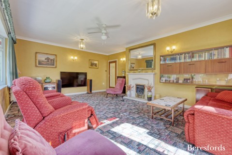 Click the photo for more details of Herington Grove, Hutton Mount, Brentwood, Essex, CM13