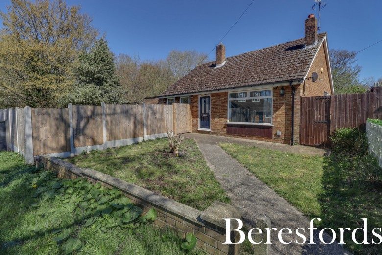 Click the photo for more details of Walton Gardens, Hutton, Brentwood, Essex, CM13