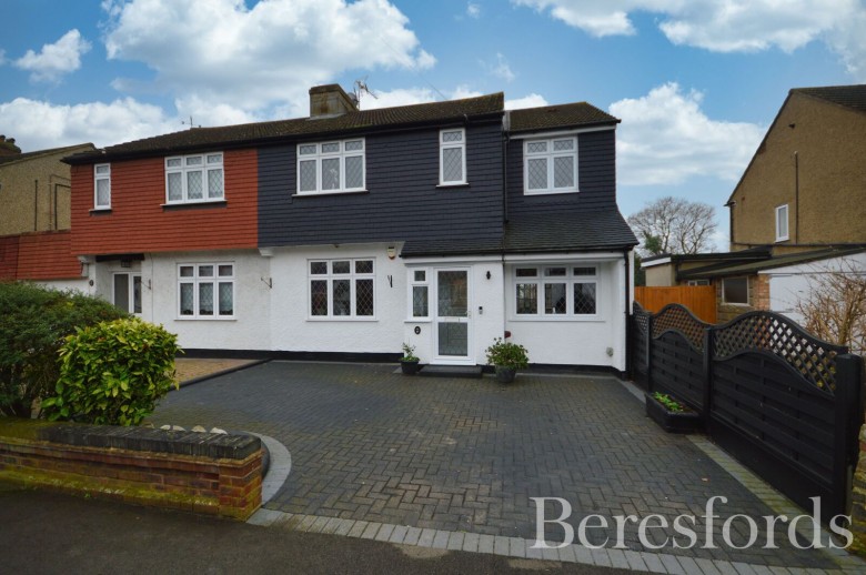 Click the photo for more details of Hamilton Avenue, Rise Park, Romford, RM1