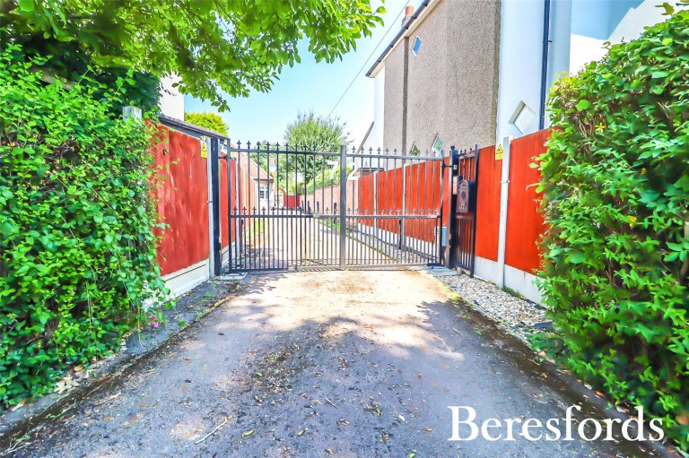 Images for Little Gaynes Lane, Upminster, Essex, RM14