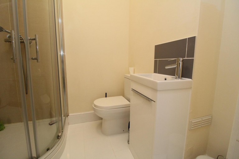 Images for Waldegrave Gardens, Upminster, RM14