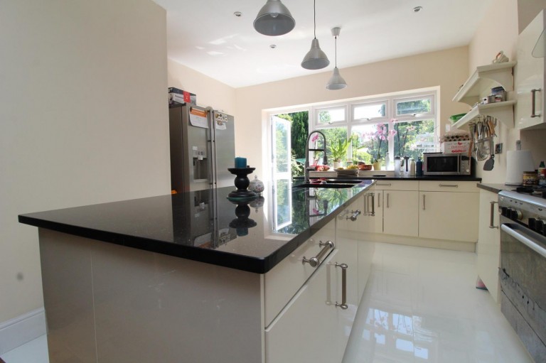 Images for Waldegrave Gardens, Upminster, RM14