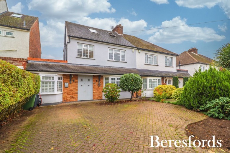 Click the photo for more details of Hornbeam Avenue, Upminster, RM14