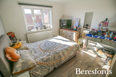 Click the photo for more details of Station Road, West Horndon, Essex, CM13