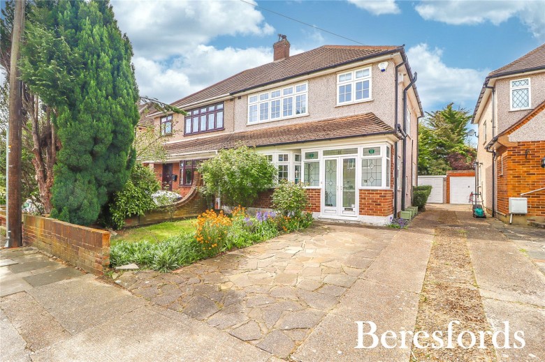 Click the photo for more details of Fleet Avenue, Upminster, RM14