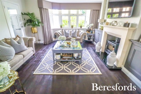 Click the photo for more details of Fleet Avenue, Upminster, RM14