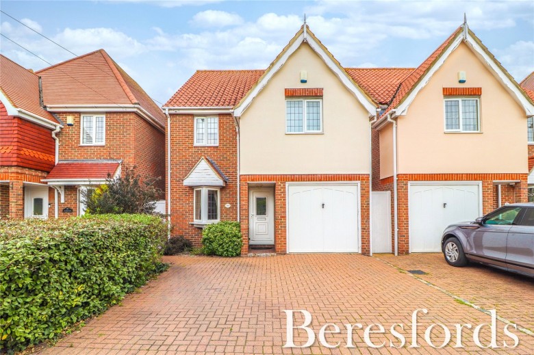 Click the photo for more details of St. Marys Lane, Upminster, Essex, RM14