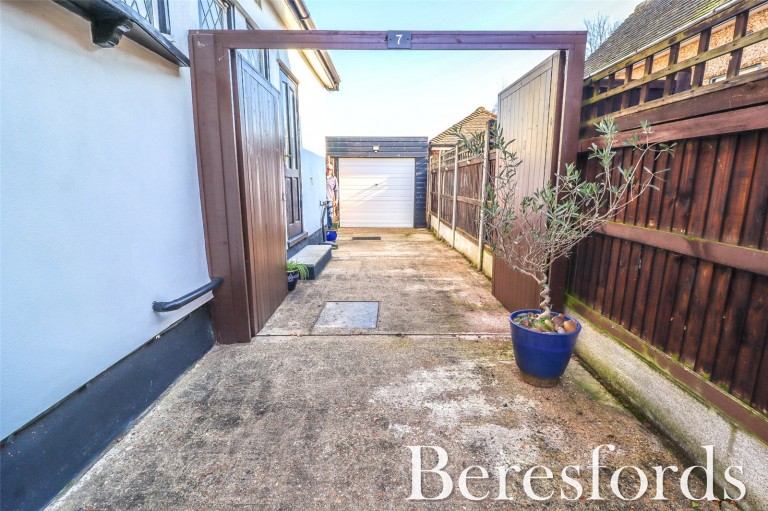Images for Brackendale Gardens, Upminster, RM14