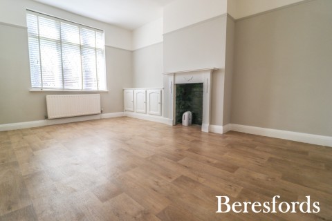 Click the photo for more details of Highview Gardens, Upminster, RM14