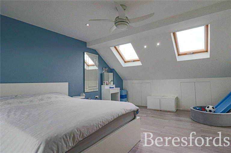 Images for Dury Falls Close, Hornchurch, RM11