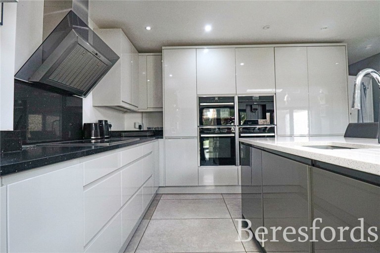 Images for Dury Falls Close, Hornchurch, RM11