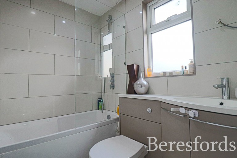 Images for Dury Falls Close, Hornchurch, RM11