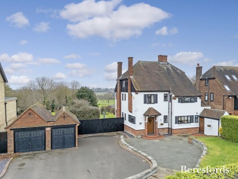 Click the photo for more details of Hall Lane, Upminster, RM14