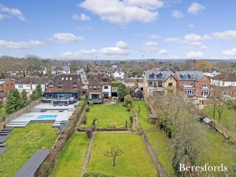 Click the photo for more details of Hall Lane, Upminster, RM14