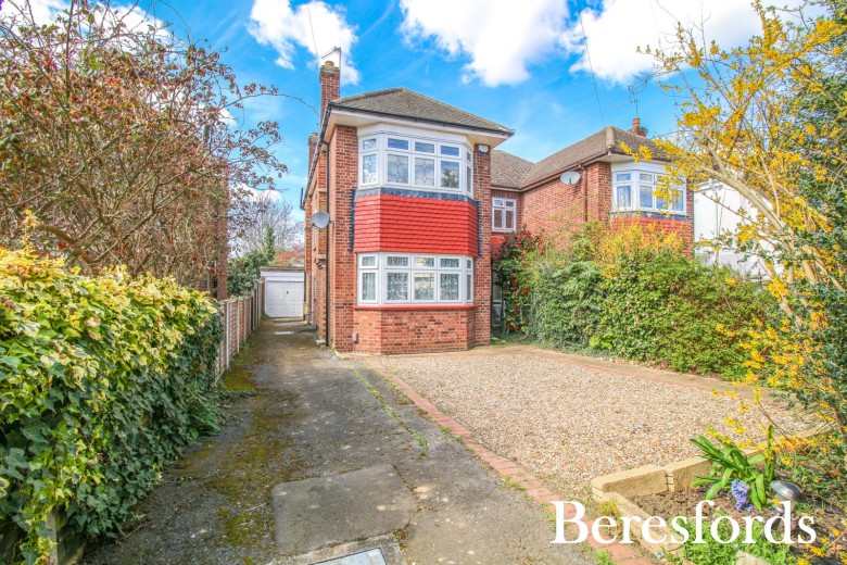 Click the photo for more details of Brookdale Avenue, Upminster, RM14
